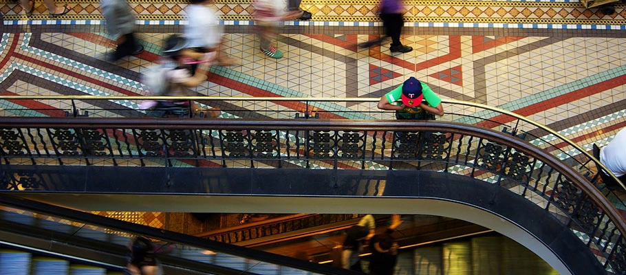 busy-shopping-centre